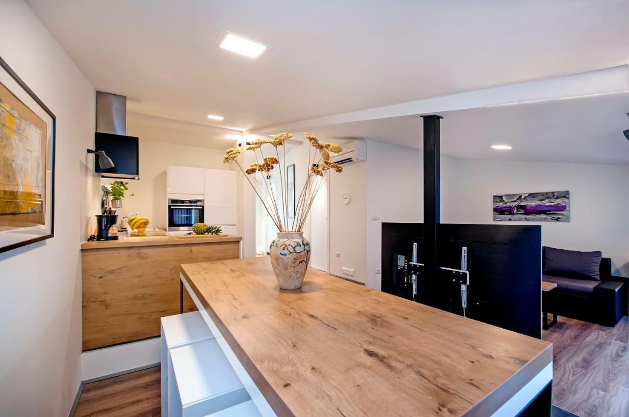 Lakovich Sea View Apartments 罗维尼 外观 照片