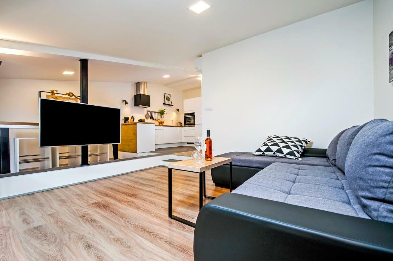 Lakovich Sea View Apartments 罗维尼 外观 照片